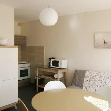 T2 Avec Terrasse Et Parking Prive, Proche Plage, Capacite 4 Personnes - - Fr-1-326-495