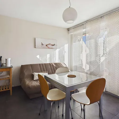 T2 Avec Terrasse Et Parking Prive, Proche Plage, Capacite 4 Personnes - - Fr-1-326-495 *