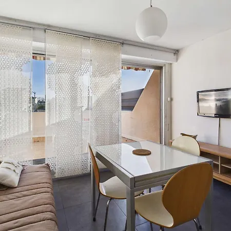 T2 Avec Terrasse Et Parking Prive, Proche Plage, Capacite 4 Personnes - - Fr-1-326-495 Apartamento