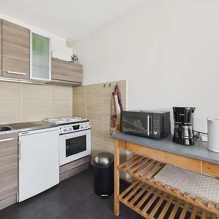 T2 Avec Terrasse Et Parking Prive, Proche Plage, Capacite 4 Personnes - - Fr-1-326-495 Apartamento