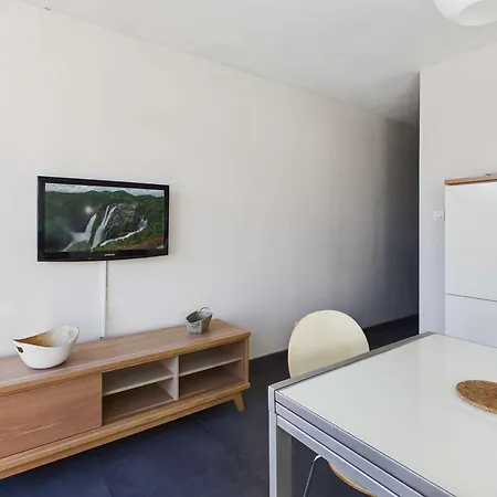 T2 Avec Terrasse Et Parking Prive, Proche Plage, Capacite 4 Personnes - - Fr-1-326-495 Apartment