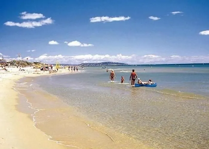 T2 Avec Terrasse Et Parking Prive, Proche Plage, Capacite 4 Personnes - - Fr-1-326-495 *