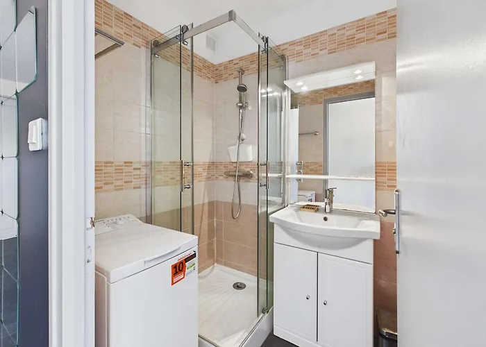 T2 Avec Terrasse Et Parking Prive, Proche Plage, Capacite 4 Personnes - - Fr-1-326-495
