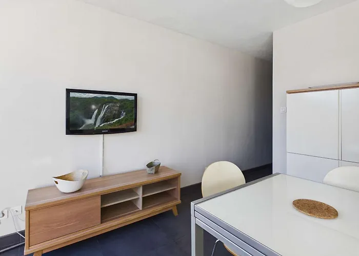 T2 Avec Terrasse Et Parking Prive, Proche Plage, Capacite 4 Personnes - - Fr-1-326-495 Apartment