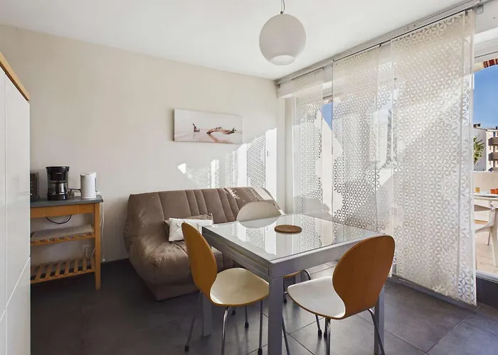 T2 Avec Terrasse Et Parking Prive, Proche Plage, Capacite 4 Personnes - - Fr-1-326-495 *