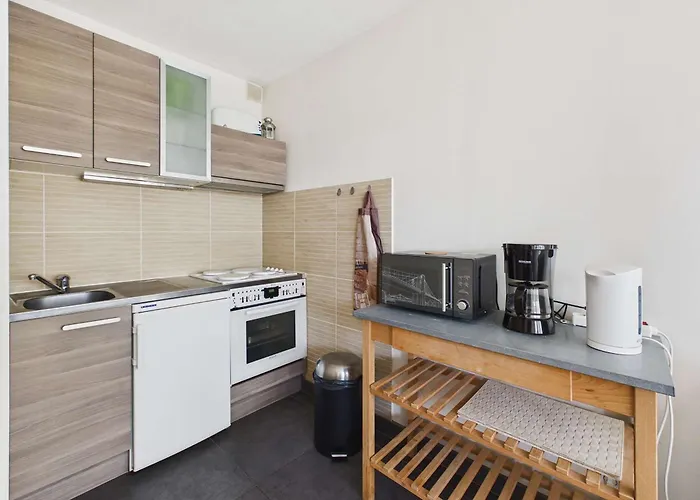 T2 Avec Terrasse Et Parking Prive, Proche Plage, Capacite 4 Personnes - - Fr-1-326-495 Apartment