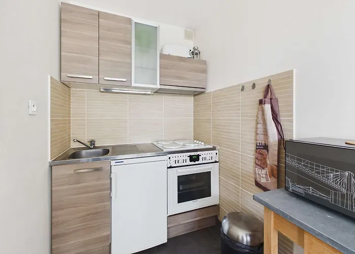 T2 Avec Terrasse Et Parking Prive, Proche Plage, Capacite 4 Personnes - - Fr-1-326-495
